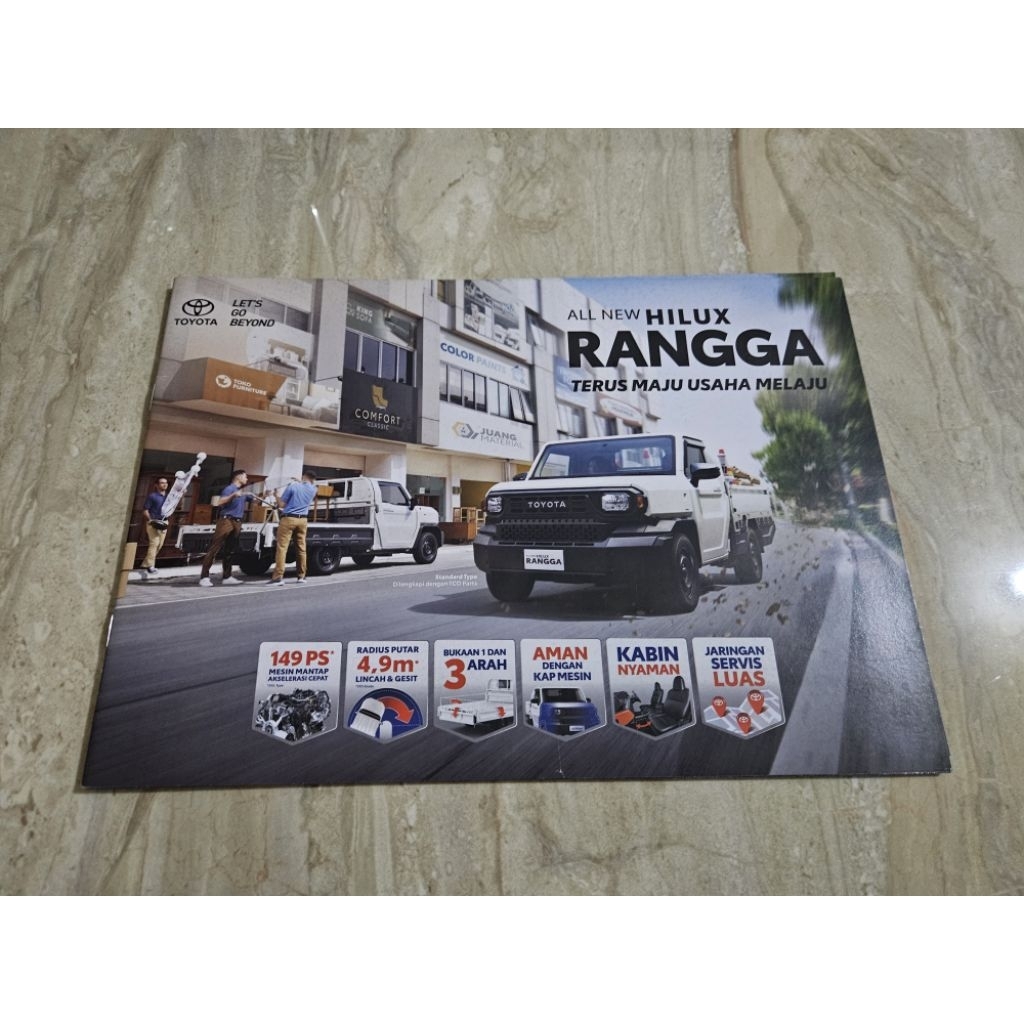brosur katalog mobil toyota hilux rangga 2024 leaflet