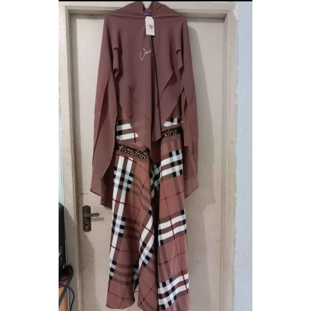 Syar'i melanie Viendra