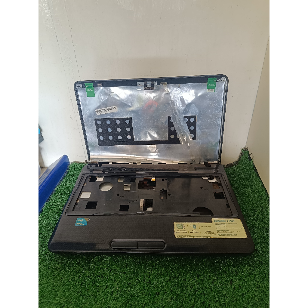 CASING LAPTOP TOSHIBA SATELITE L740