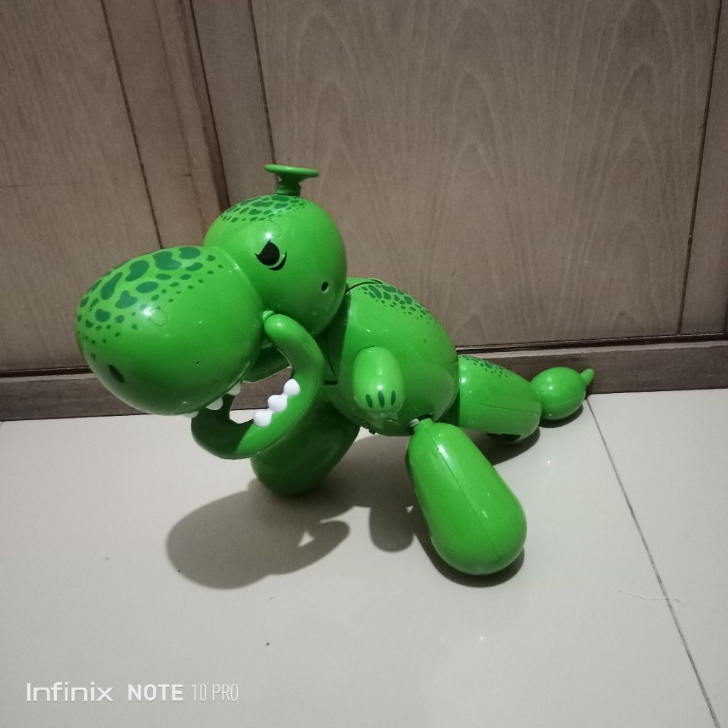 Squeakee The Balloon Dino