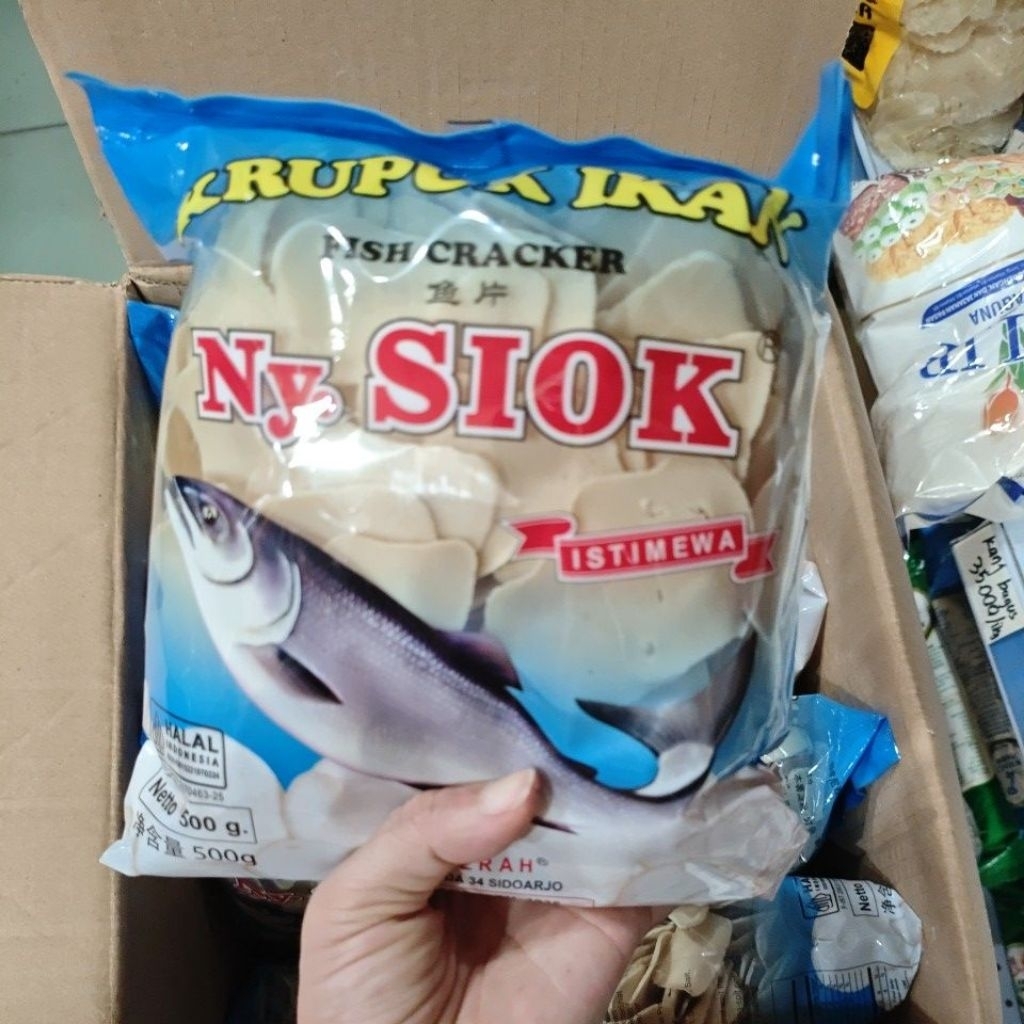

Ny siok kerupuk ikan