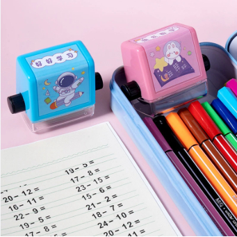 

Alat Edukasi Belajar Anak Stempel Gulung Scroll Untuk Latihan Soal Matematika / Stempel Gulung Matematika Anak Untuk Latihan Soal Hitung Cepat Cocok Untuk Anak Usia Dini - SISELLER