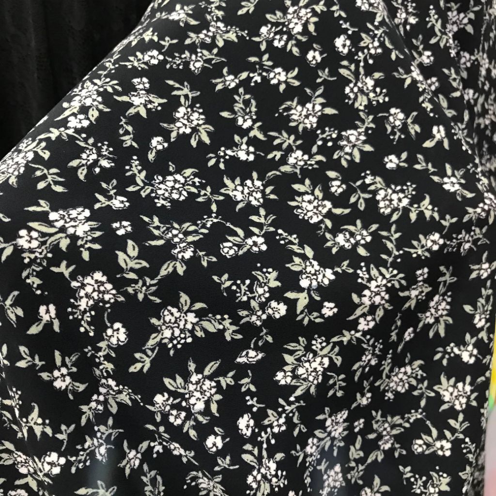 kain Zara crepe motif bunga ~ kain crepe Zara motif bunga ~ kain crepe motif apuk