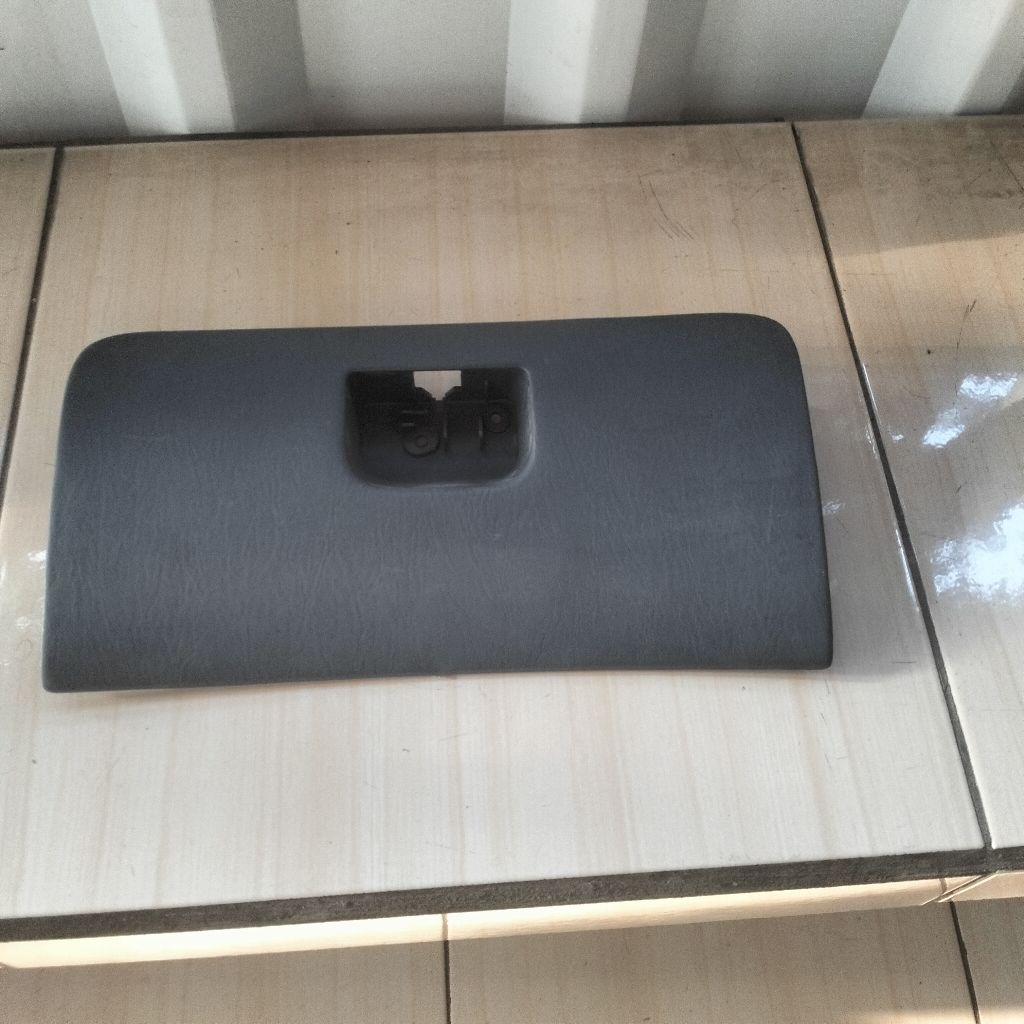 Tutup laci Toyota kijang kapsul th 2000-2004 original