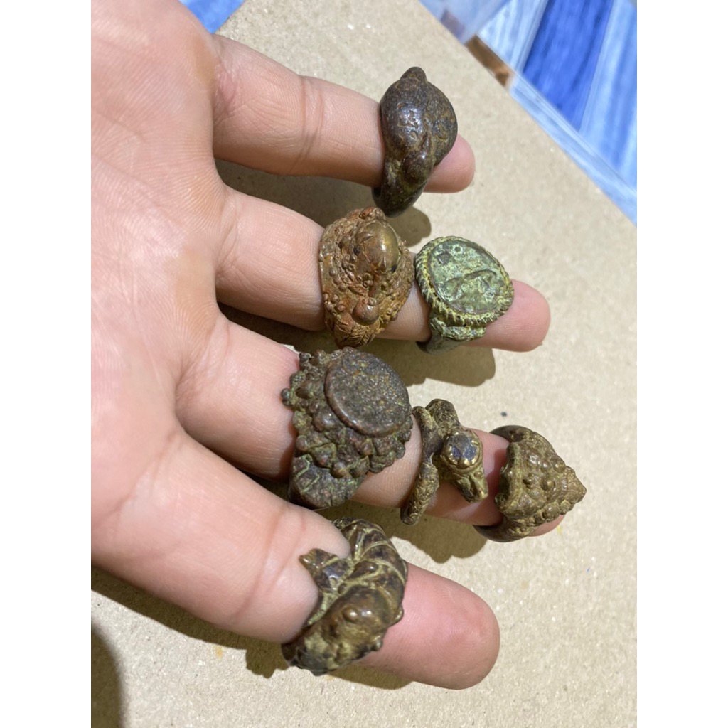 Cincin kuno temuan era Majapahit perunggu/kuningan