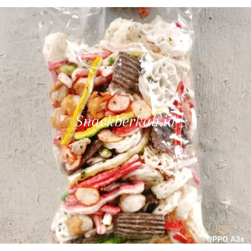 

Sebring seblak kering mix/seblak campur varian original daun jeruk kemasan 250gr-1kg. Cemilan renyah , snack gurih,kerupuk lauk pauk.