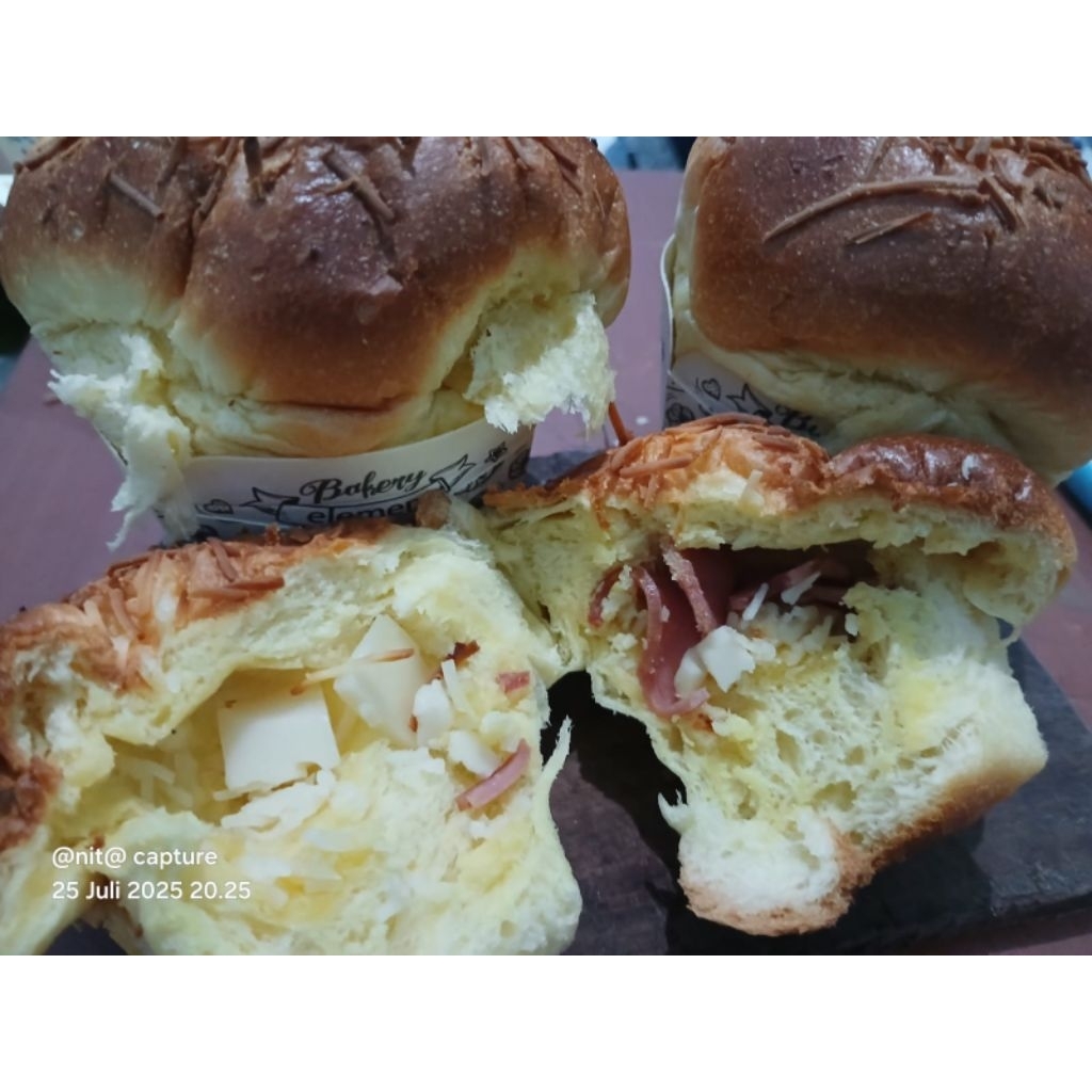 

Roti Bluder Khas Madiun.