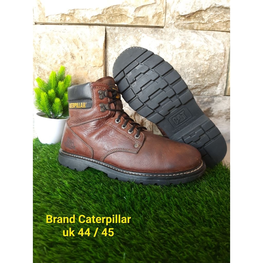 sepatu Caterpillar