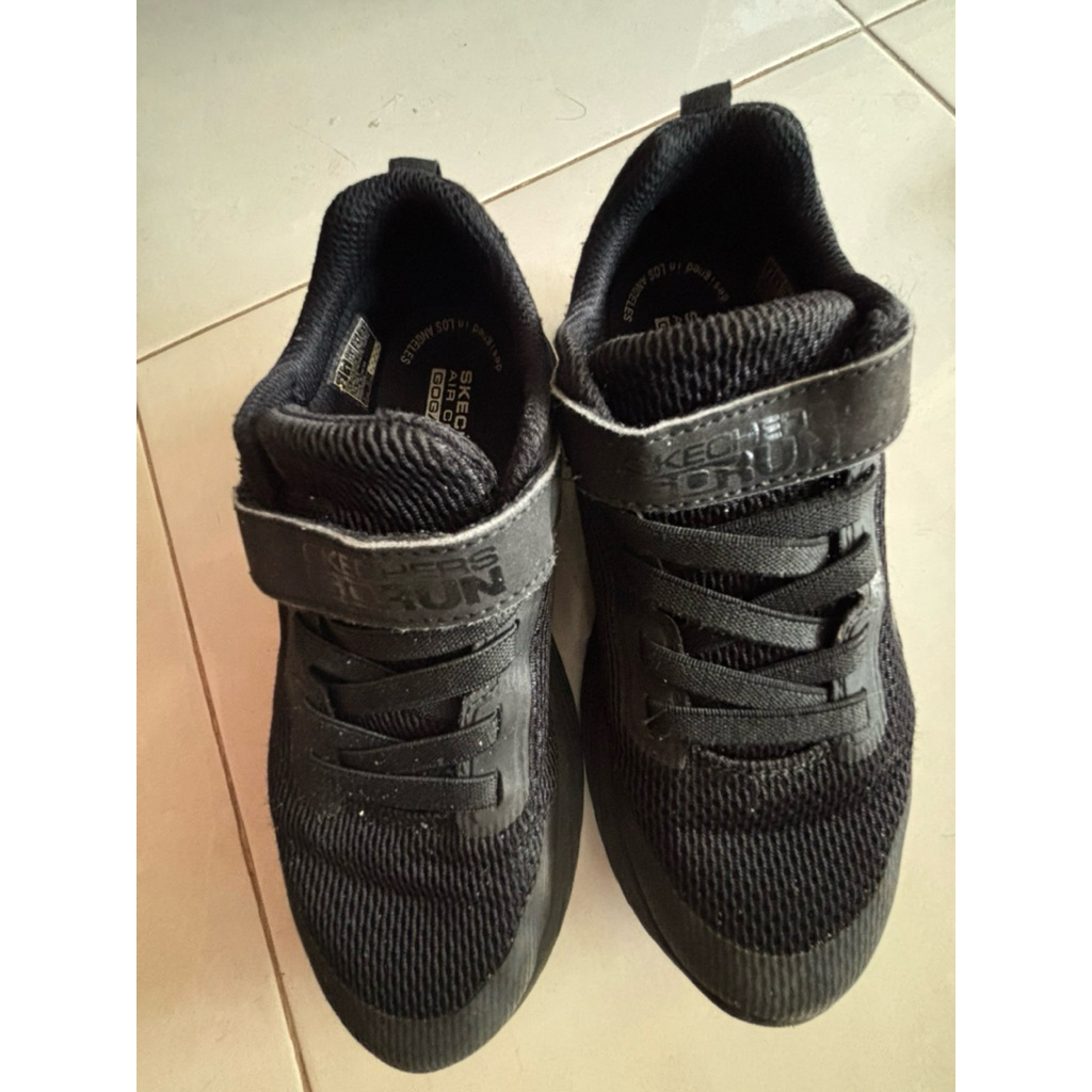 [PRELOVED] Sepatu Anak Skechers Hitam
