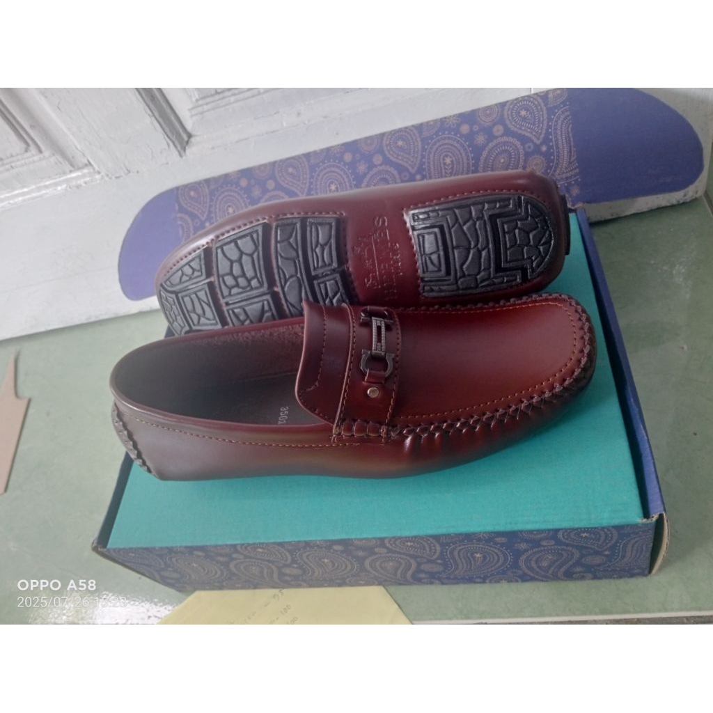 sepatu slip-on,sepatu kulit pria,sepatu kasual, sepatu formal, sepatu pansus pria