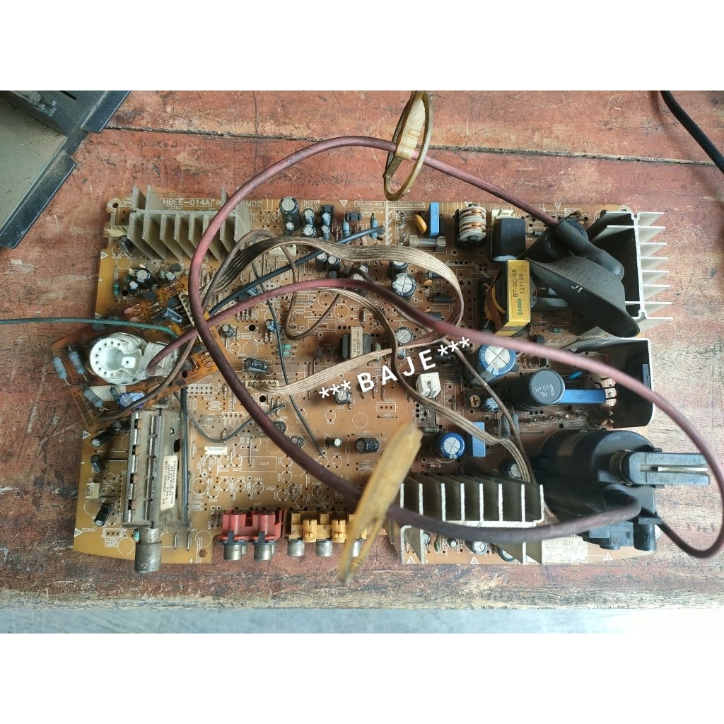 Mesin Tv Tabung Polytron Slim - 21 inch (Non EW)