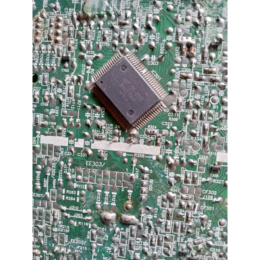 ic tempel tv Polytron HBT-05-001G masih nempel pcb bekas blm coba