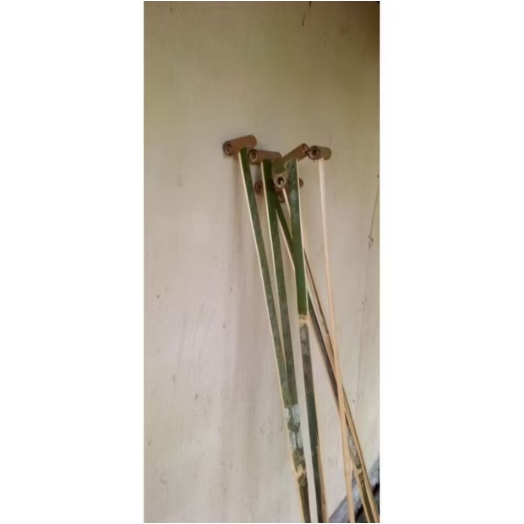 SENDERAN LAYANGAN GAPANGAN/PEGON BAMBU SENDERAN LAYANGAN GAPANGAN UK 110 CM