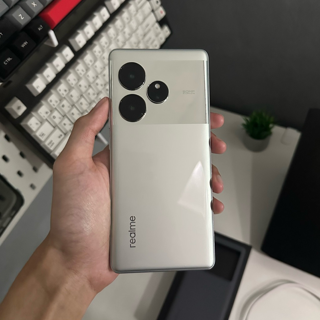 Realme gt 6 12/256 second like new