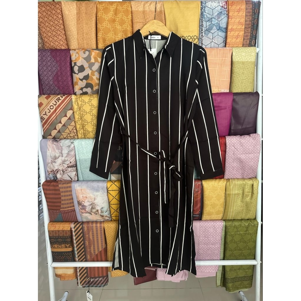 Geela mona black-tunik wanita
