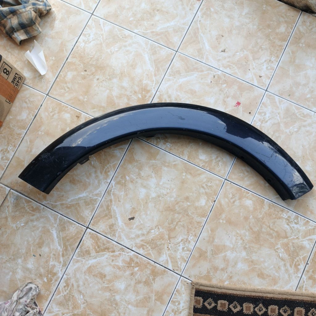 over fender pintu depan rush terios