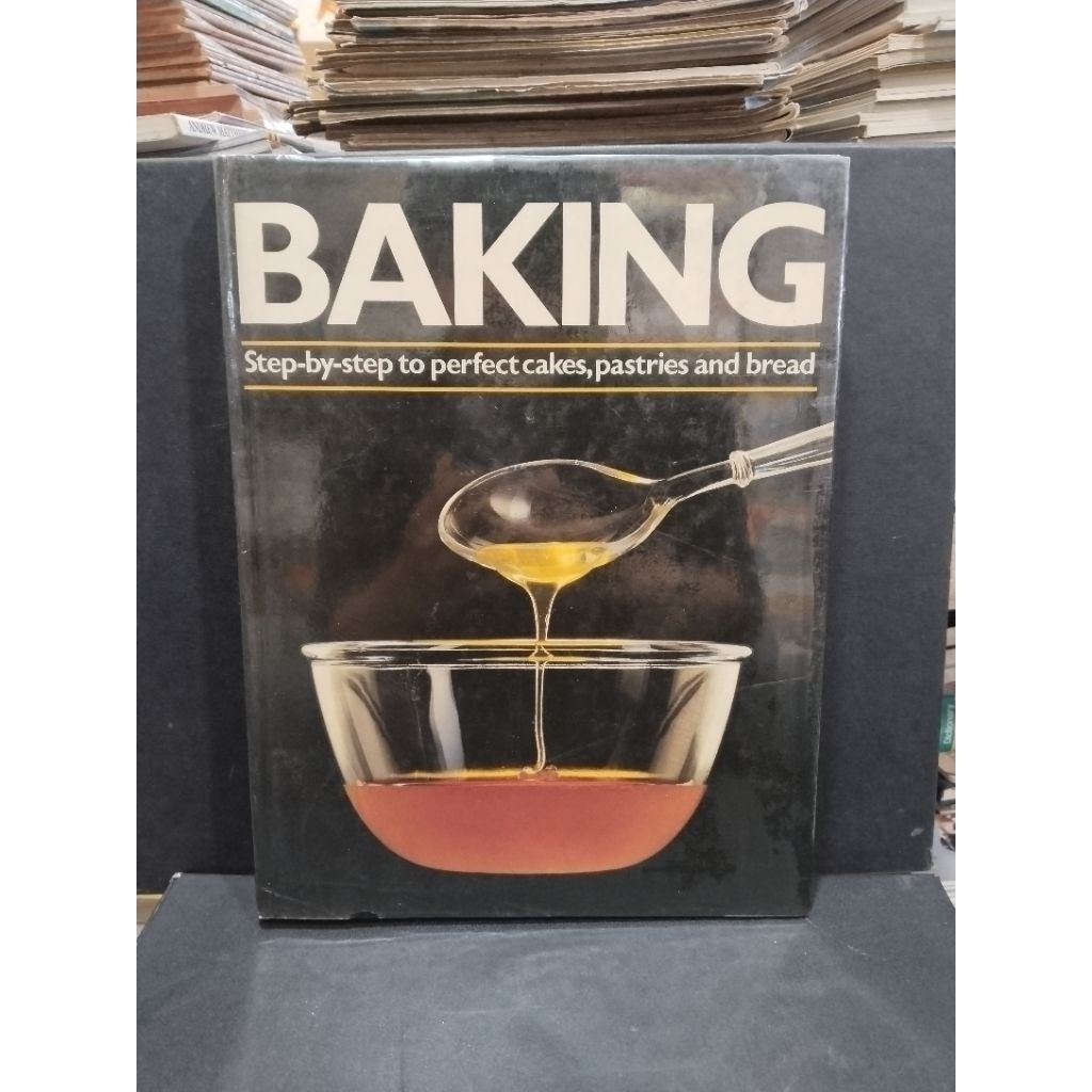 Buku resep BAKING step by Step to perfect cakes pastries and bread