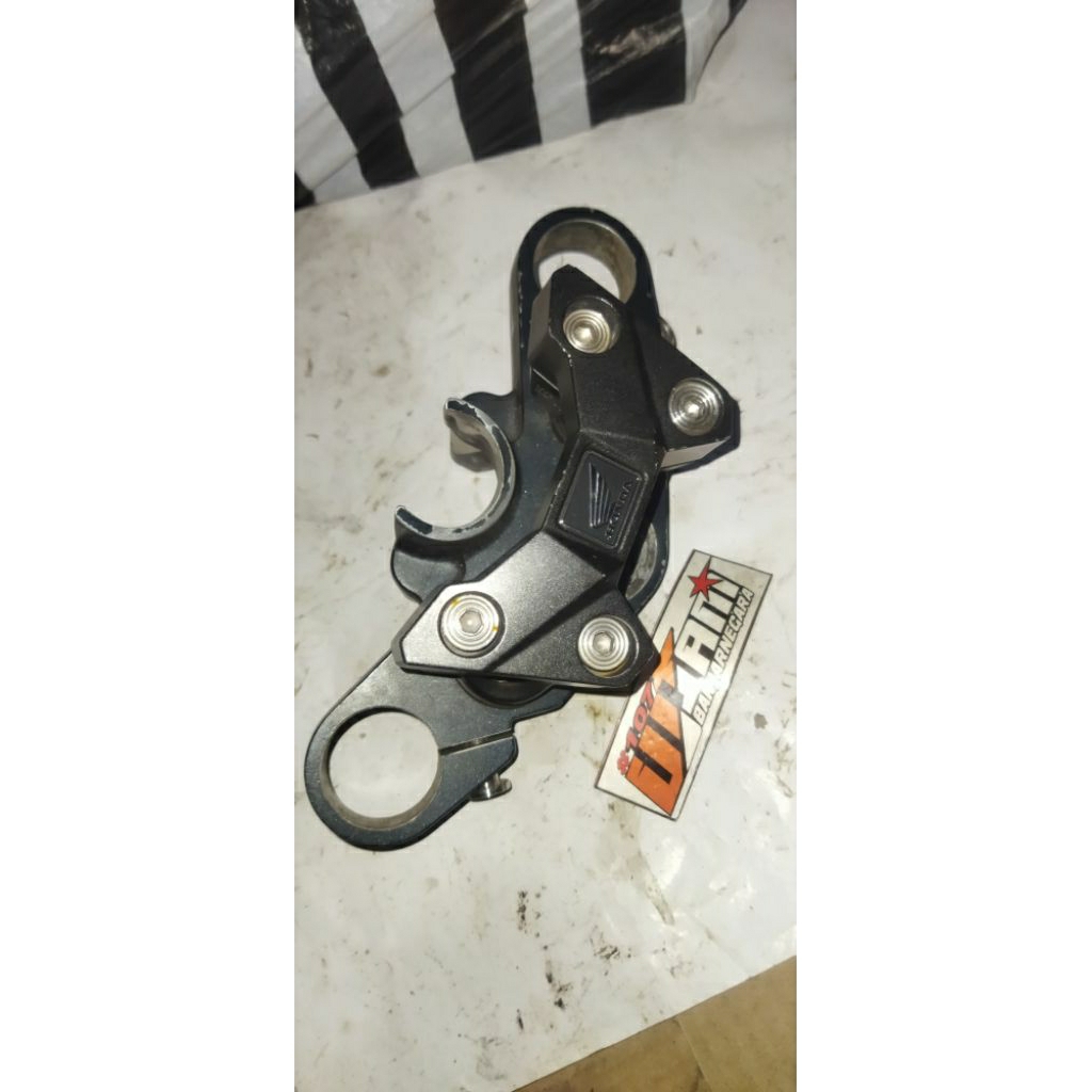 Segitiga/T atas ninja RR NEW original set Raiser CBR LED murah