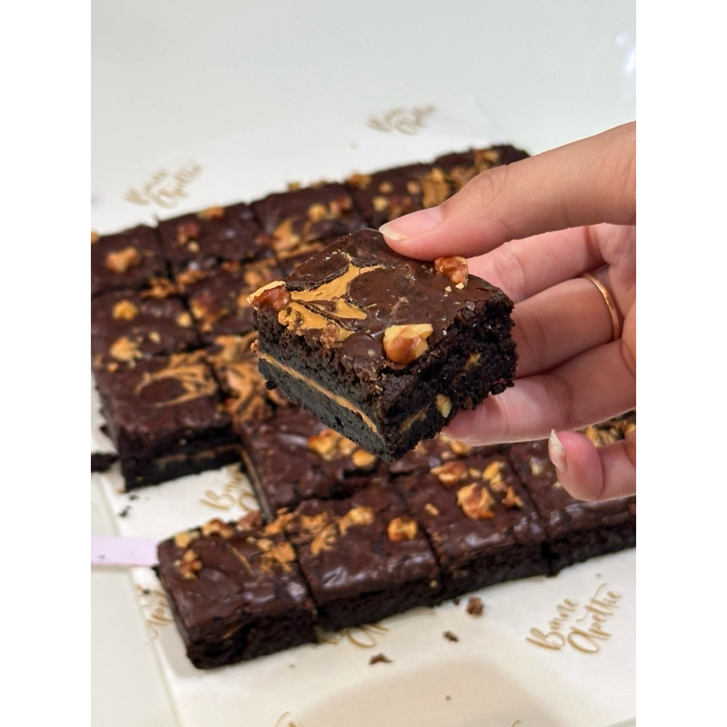

Fudgy Brownie - Stuffed fudgy brownie peanut butter (Large)