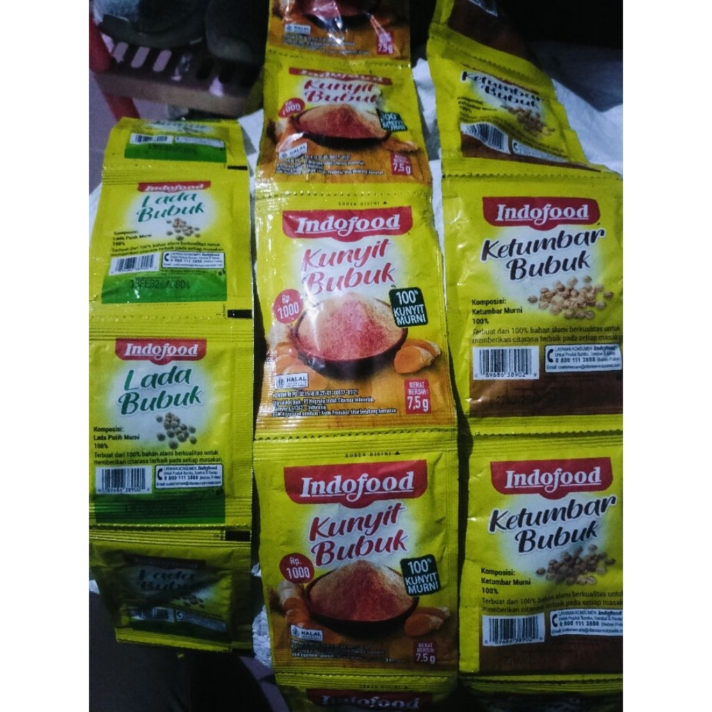 

Indofood kunyit ketumbar bubuk renceng isi 12 sachet