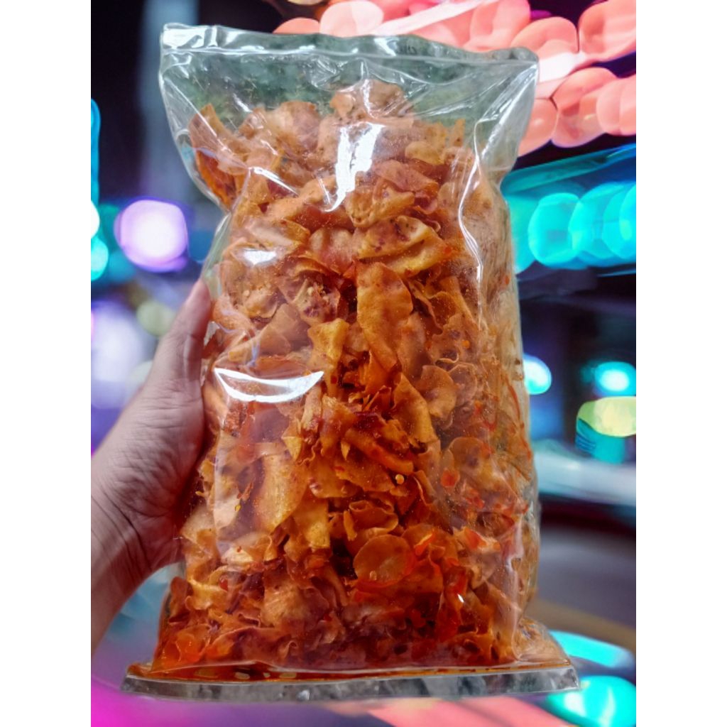 

Kripset , kripik singkong Chili oil pedas gurih ,rasain sensasi pedas gurih wangi Chili oil di jamin bikin nagih