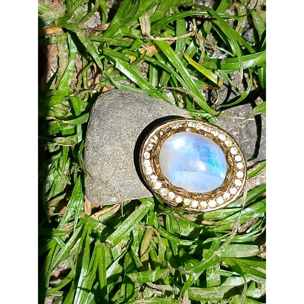 batu Biduri bulan air laut