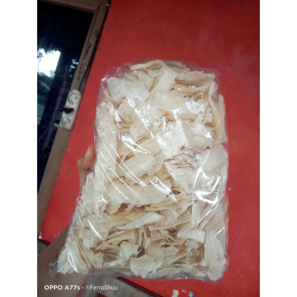 

KRECEK/MANGGLENG/BALUNG KETHEK RASA GURIH MAKANAN DARI SINGKONG KHAS GUNUNGKIDUL