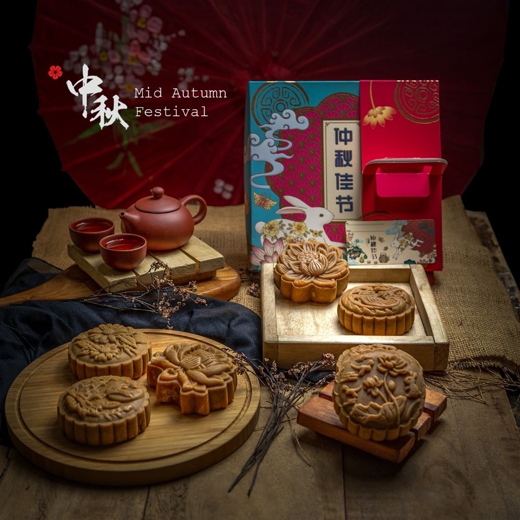 

READY MOONCAKE PREMIUM LOTUS HALAL VEGETARIAN KUE BULAN