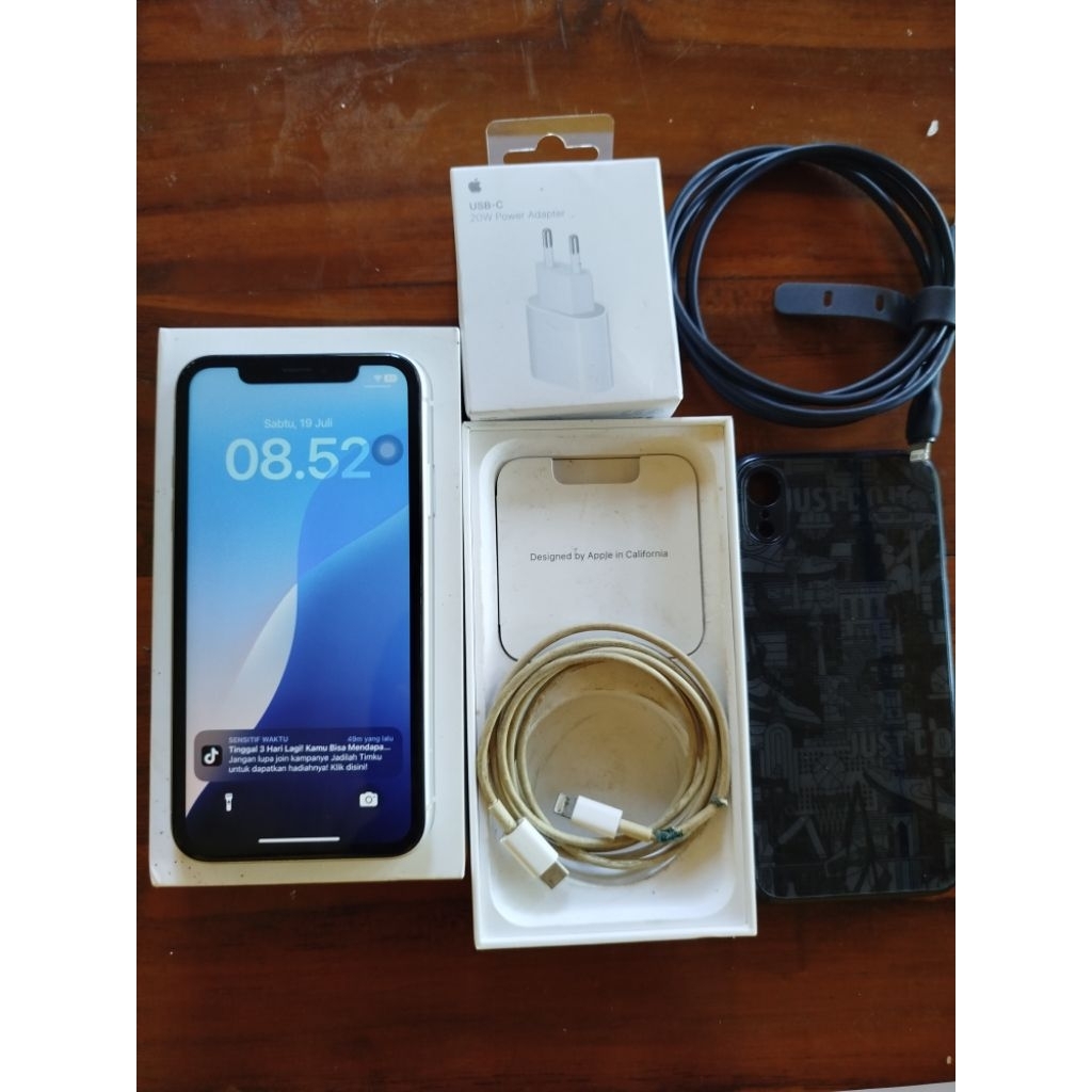 iPhone XR 128GB ex iBox White