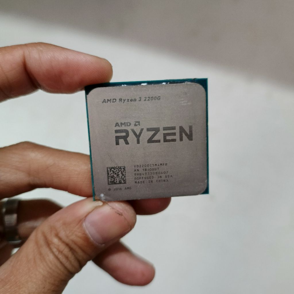 Processor AMD Ryzen 3 2200G tray AM4