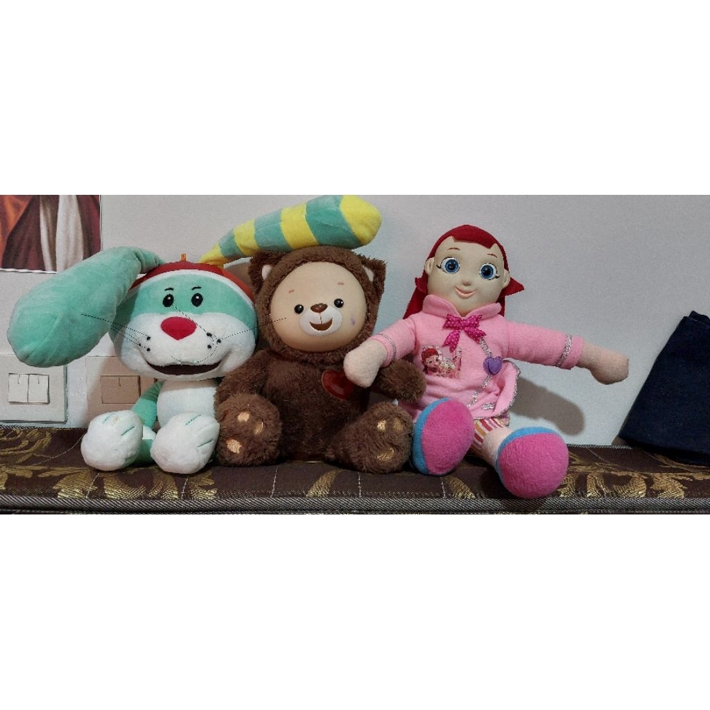 Boneka Rainbow Ruby dan kawan