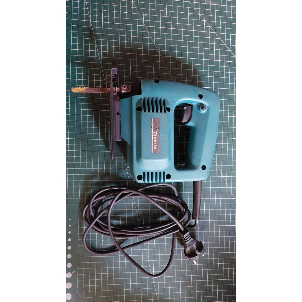 Gergaji Listrik Jigsaw Makita 4320 Second Mulus Tenaga Joss.