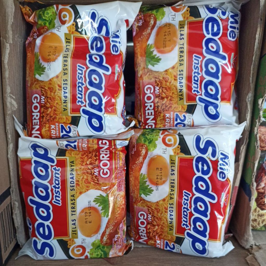 

1 dus Mie Sedaap Goreng rasa Mie Goreng 90g isi 40 pcs