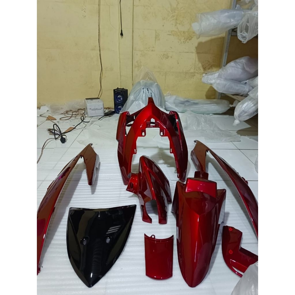 Cover Full Halus Body Vario Karbu Warna Merah Candy