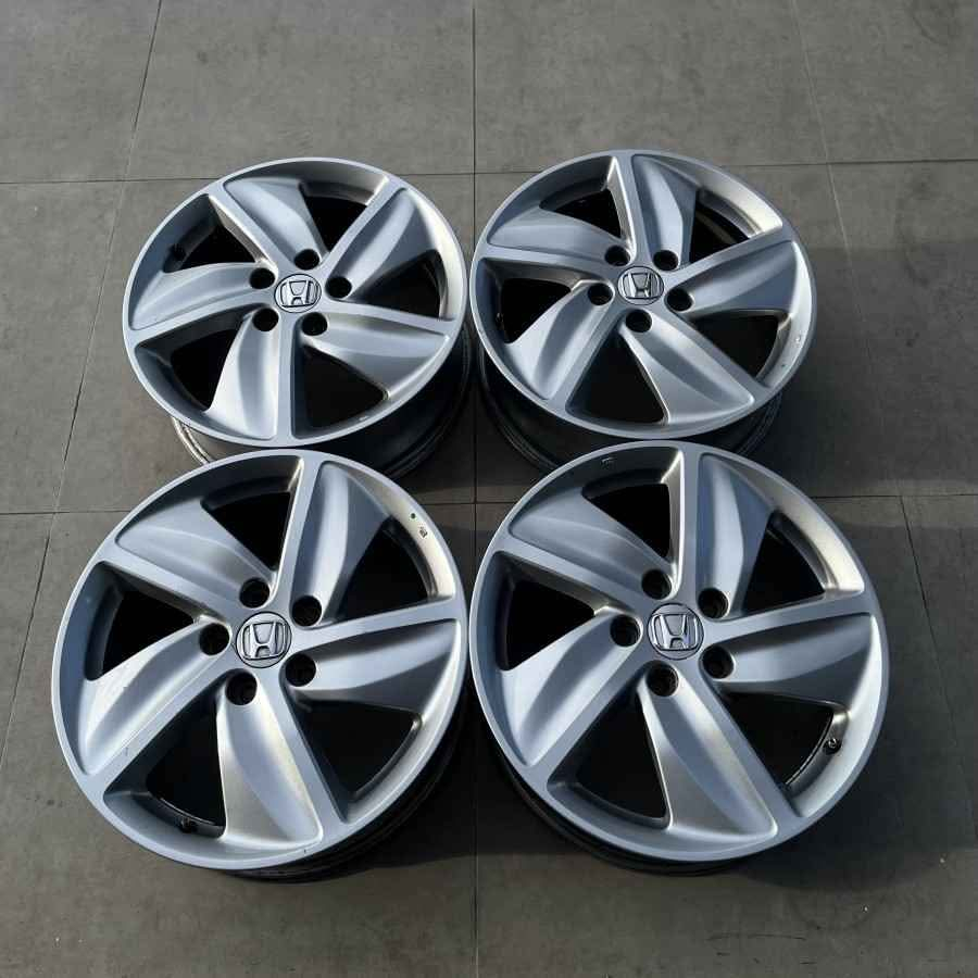 VELG MOBIL BEKAS ORIGINAL HRV  PELEG MOBIL SECOND STD HRV RING 17 X7 5X114 ET55