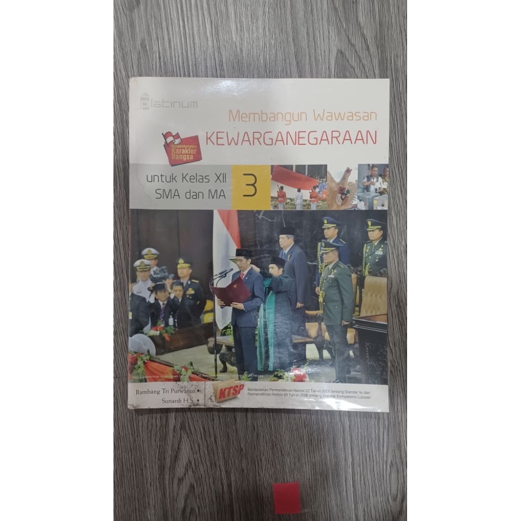 BUKU PAKET PLATINUM UNTUK SMA KELAS 11 12 BIOLOGI, FISIKA, SEJARAH, BAHASA INDONESIA, KEWARGANEGARAA