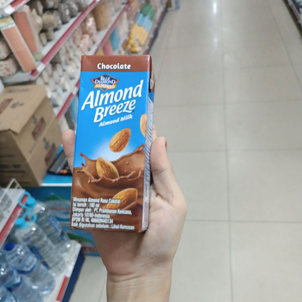 

Susu Almond Breeze COKLAT 180ML