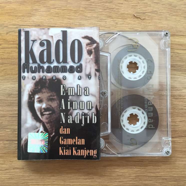 Kaset indonesia: EMHA AINUN NADJIB - Kado Muhammad