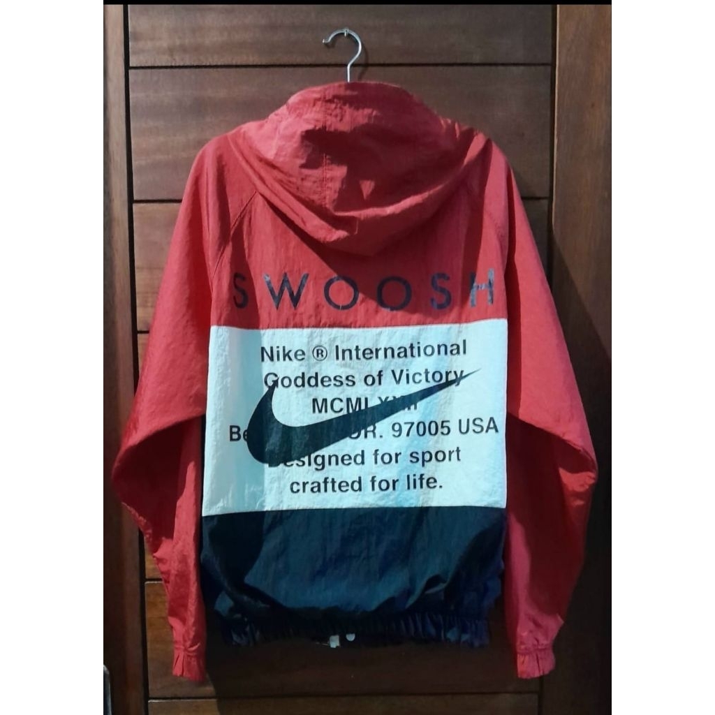Windbreaker Big Swoosh by Nike