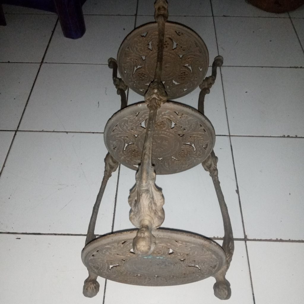 meja sudut eropa tepus vintage old rare