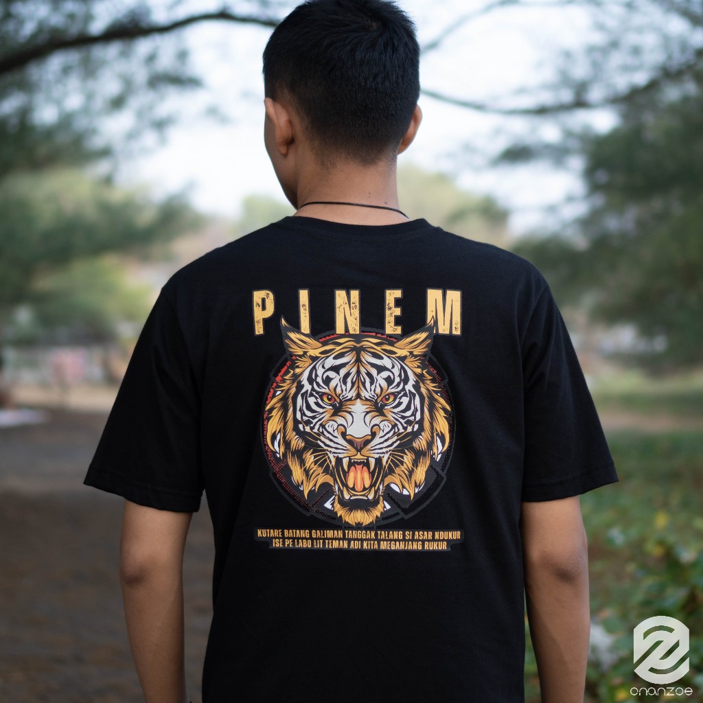 PINEM Kaos Karo Merga Pinem Onanzoe Distro Pria Premium T-Shirt Batak Katun Casual Nyaman Santai