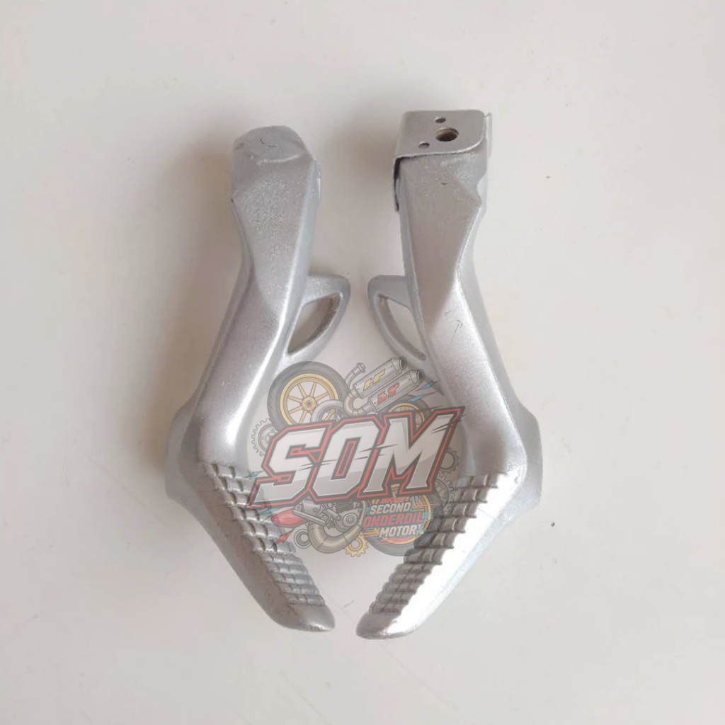 STEP BELAKANG SKYDRIVE 125 ORIGINAL COPOTAN FOOTSTEP BELAKANG SKYDRIVE