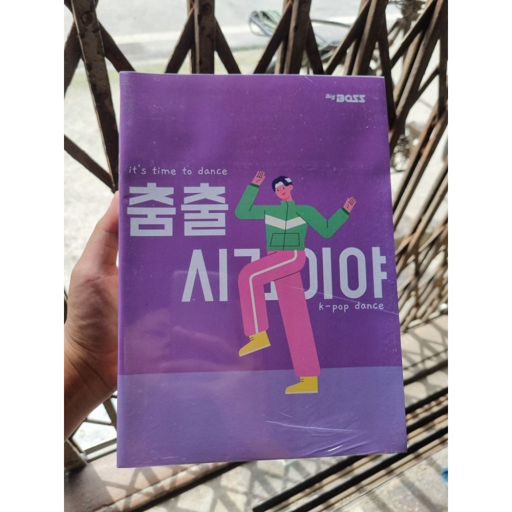 

<Ready Stock> Buku Tulis Bigboss 42 Lembar - Gambar dikirim RANDOM