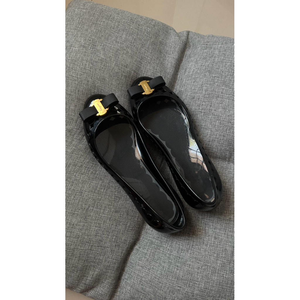 Preloved Flatshoes Black Jelly Salvatore Ferragamo
