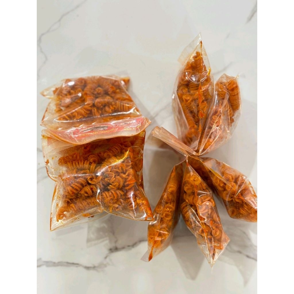 

Spiral pedas gurih (gurih | renyah | Pedas | Camilan | Asin | Snack camilan murah organik original l rasa pedas) jajanan Cemilan Keripik Food Kripik