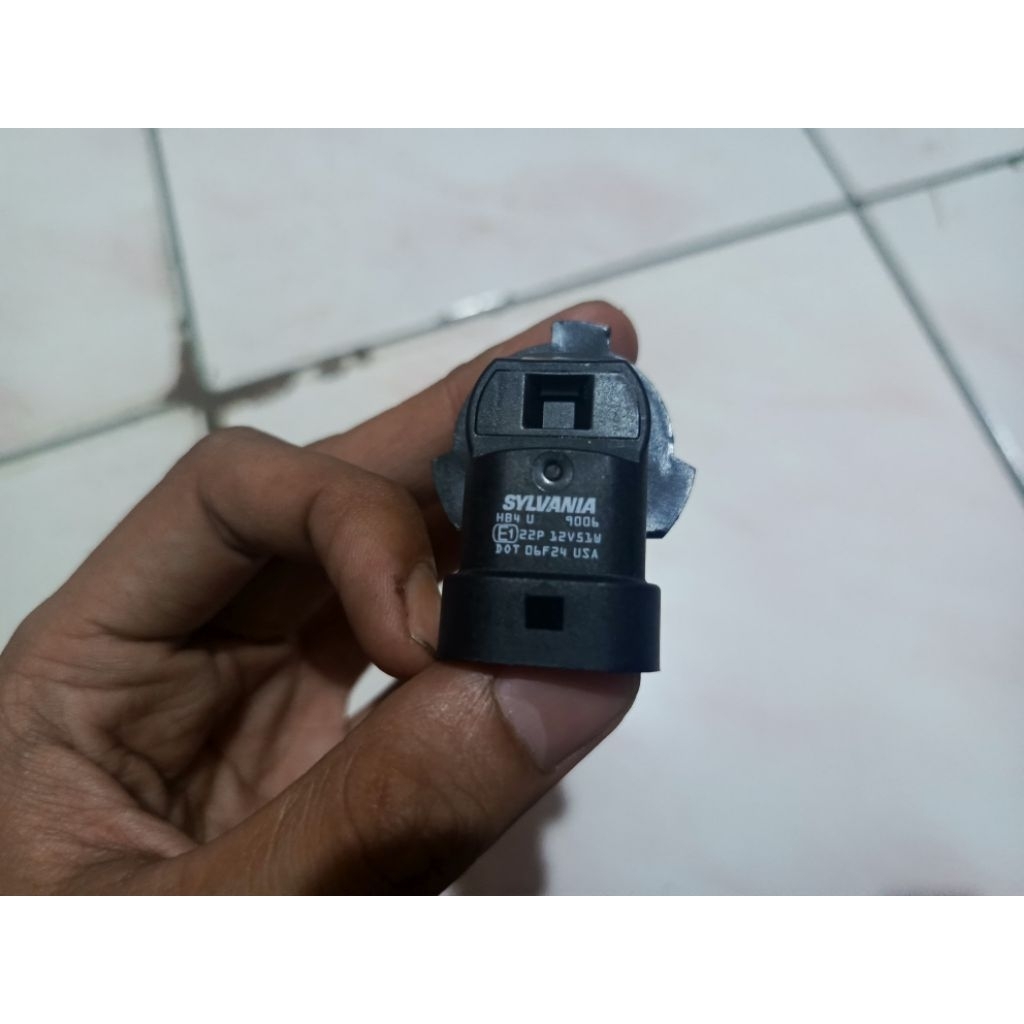 Bohlam HB4 12V 51W Sylvania Bohlam Lampu Sylvania HB4