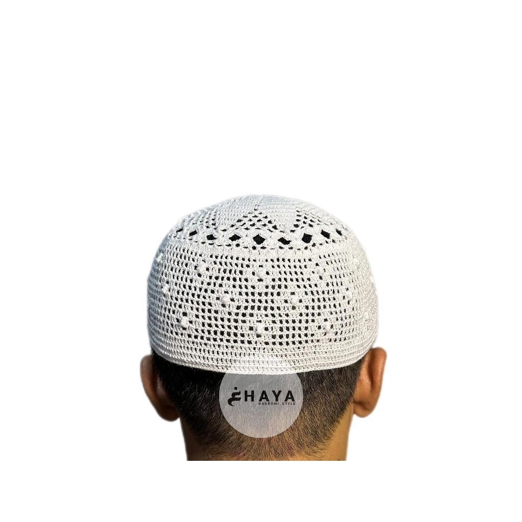 Peci Rajut Putih Haji Bangladesh Motif Timbul Premium putih 2 Variasi Motif  GHAYA HADROMI_STYLE