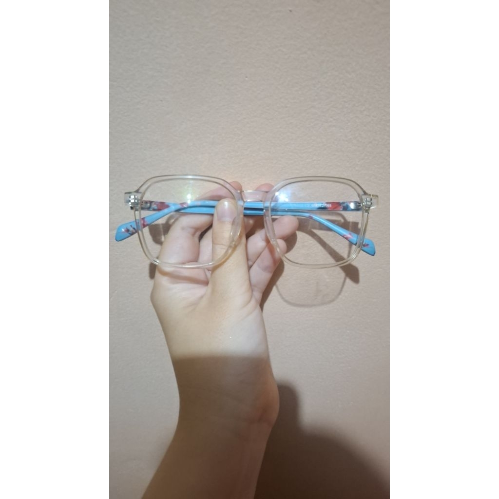 PRELOVED kacamata optik minus ilustro by optik melawai
