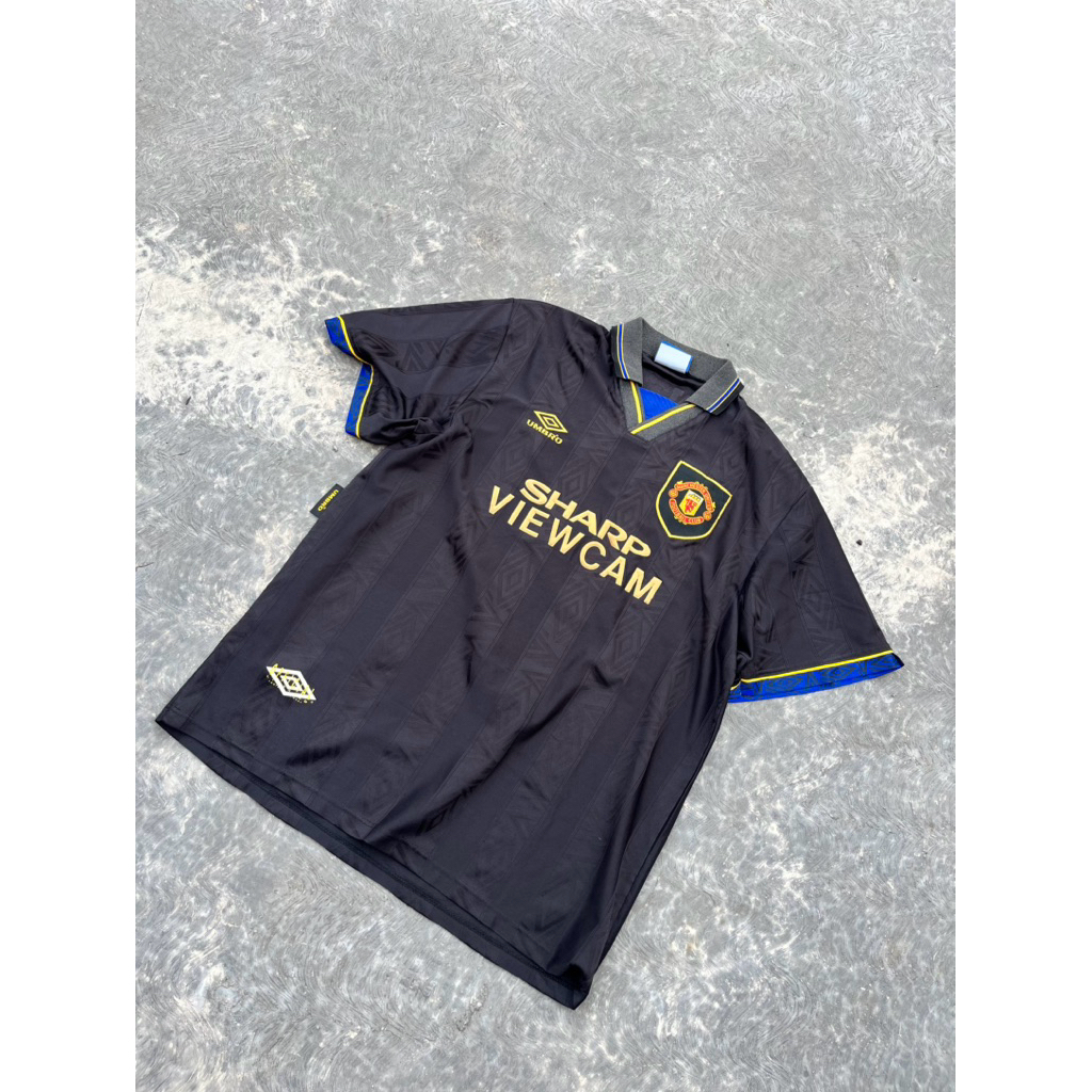 Manchester United 1993-95 Away shirt Kung Fu cantona