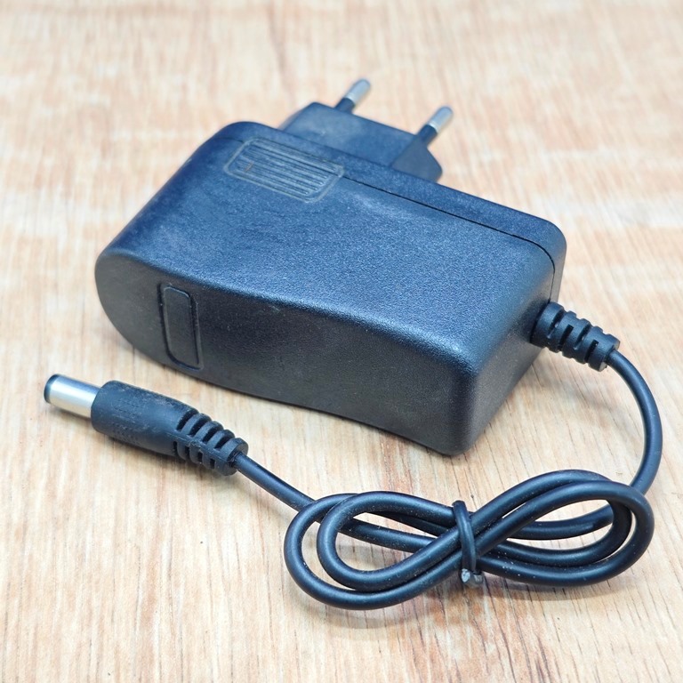 ADAPTOR 12V 2A ac dc pengubah arus ac ke dc untuk menyalakan lampu 12 volt motor mobil